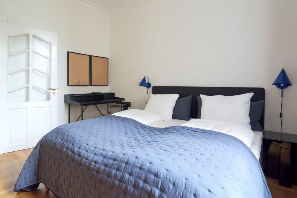Spacious 3 Bedroom Manor Flat Next To Tivoli Копенгаген Экстерьер фото