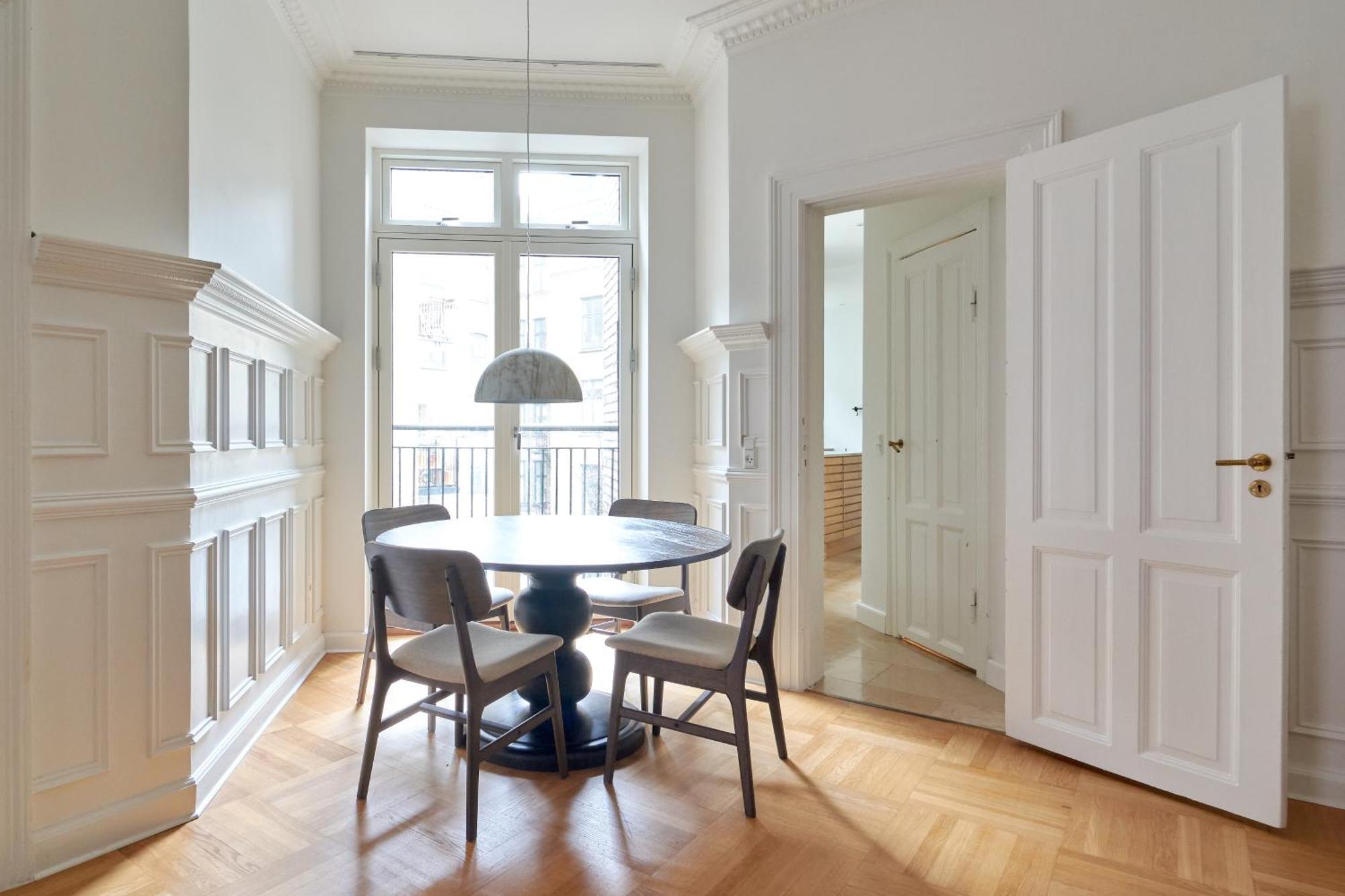 Spacious 3 Bedroom Manor Flat Next To Tivoli Копенгаген Экстерьер фото