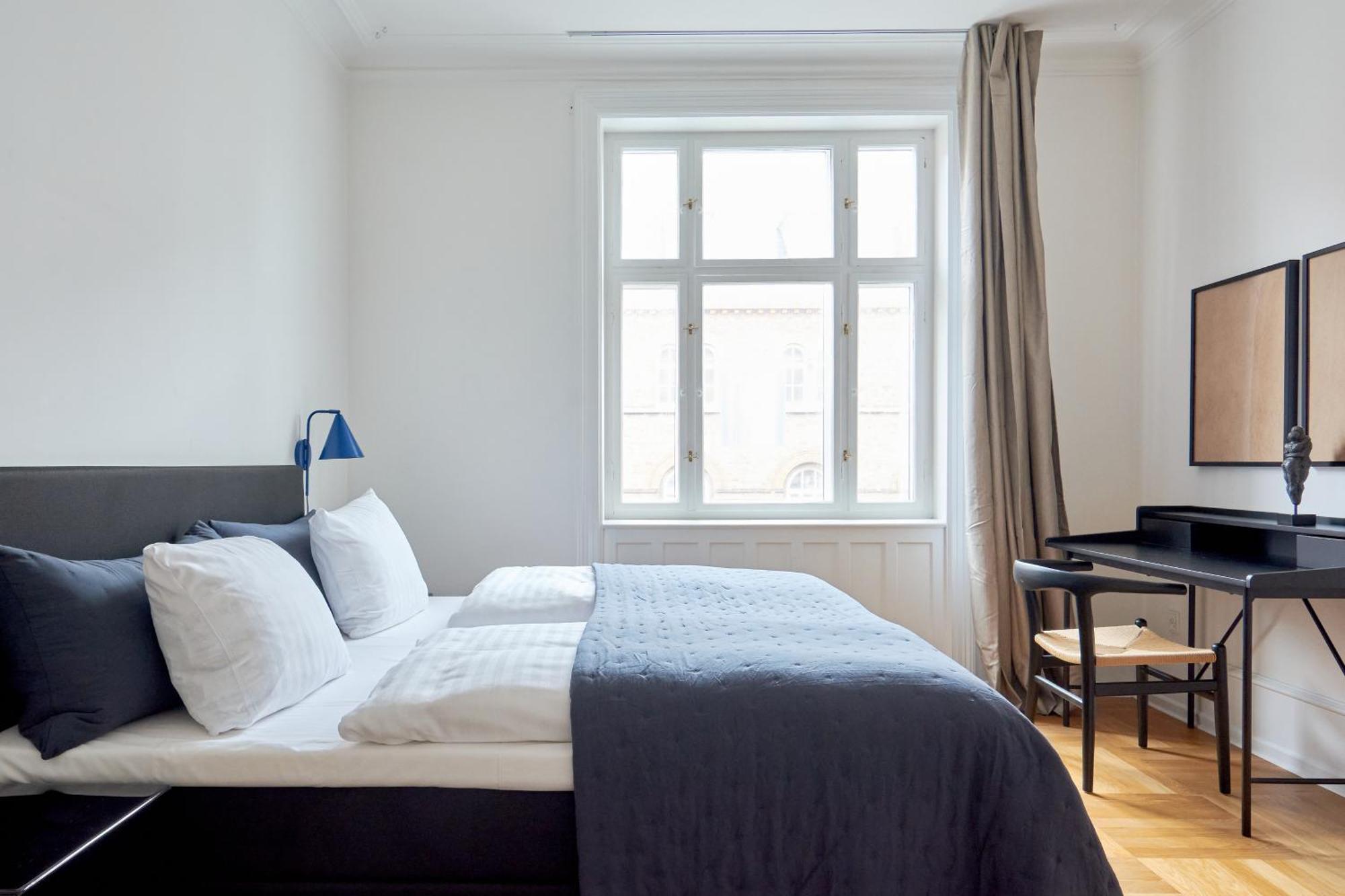 Spacious 3 Bedroom Manor Flat Next To Tivoli Копенгаген Экстерьер фото
