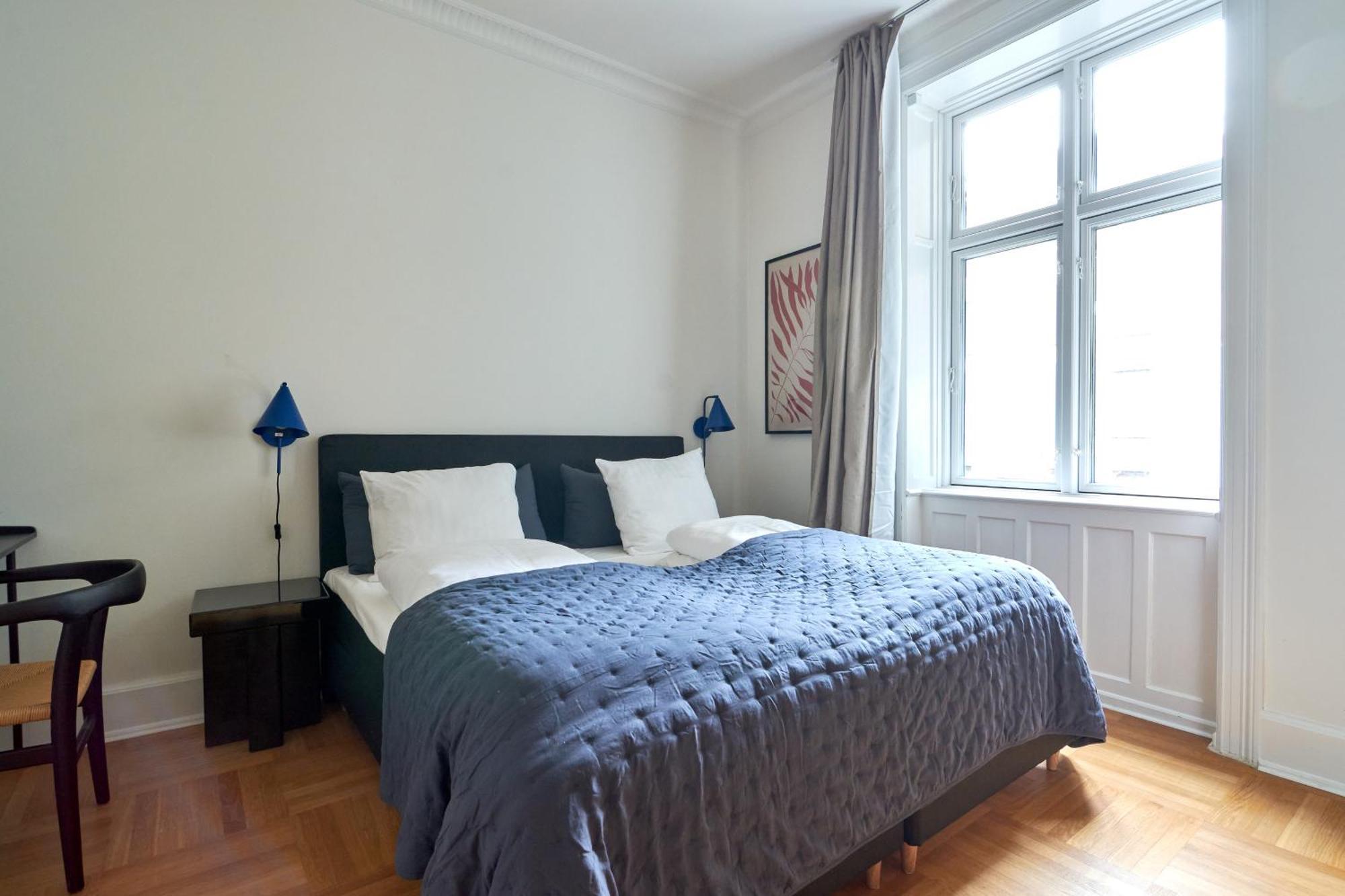 Spacious 3 Bedroom Manor Flat Next To Tivoli Копенгаген Экстерьер фото