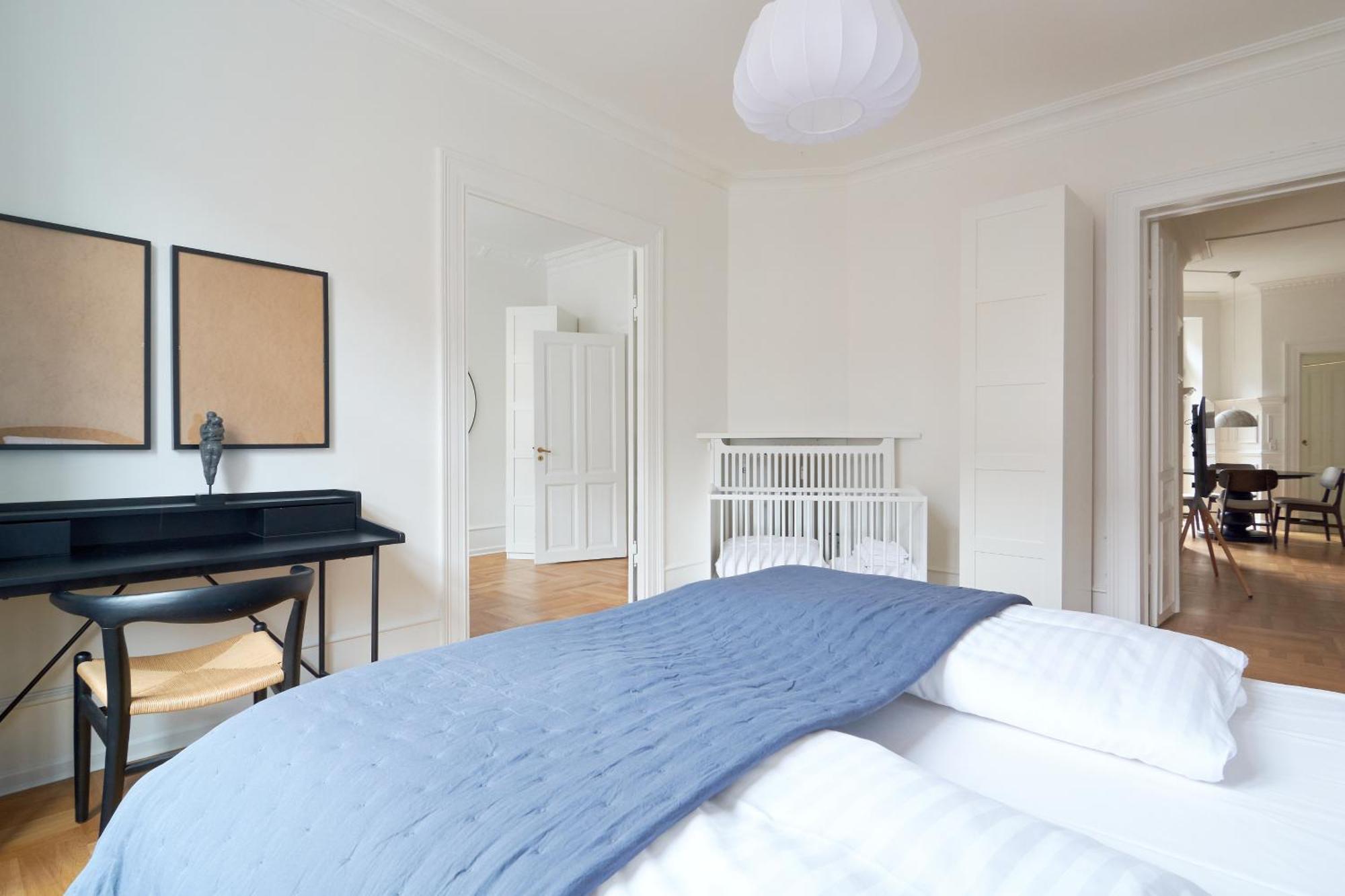 Spacious 3 Bedroom Manor Flat Next To Tivoli Копенгаген Экстерьер фото